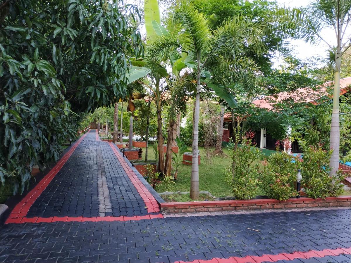 Sigiriya Cashew Palace Resort Daganapothaha Exterior foto